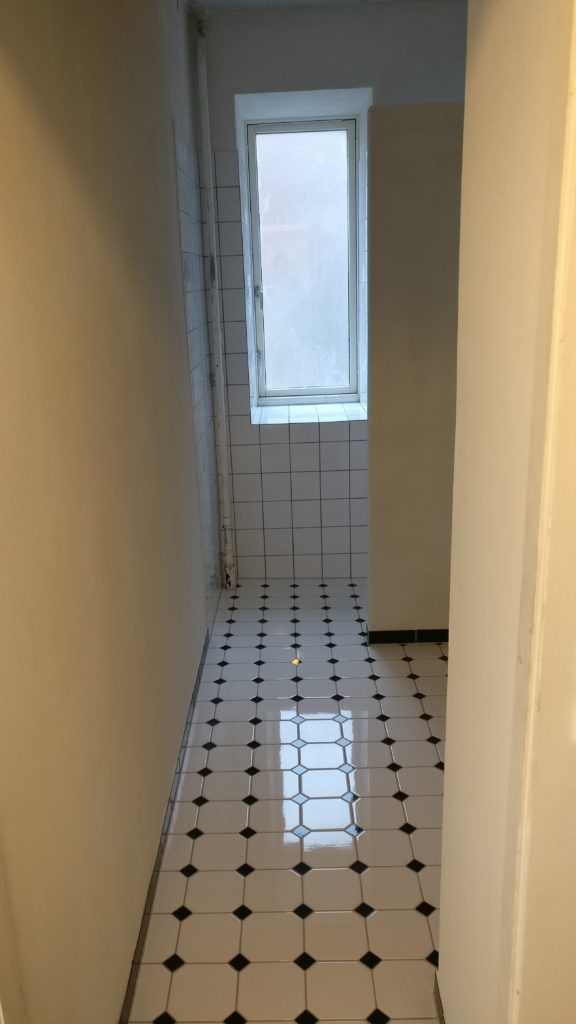 Gulv- og vægfliser.